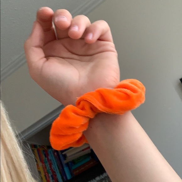 scrunchies - Picture 2 of 4